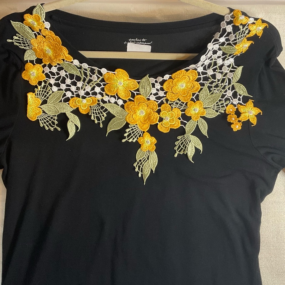 Floral  thread embroidery cutwork style neck line (1pc) appliqué of high quality
